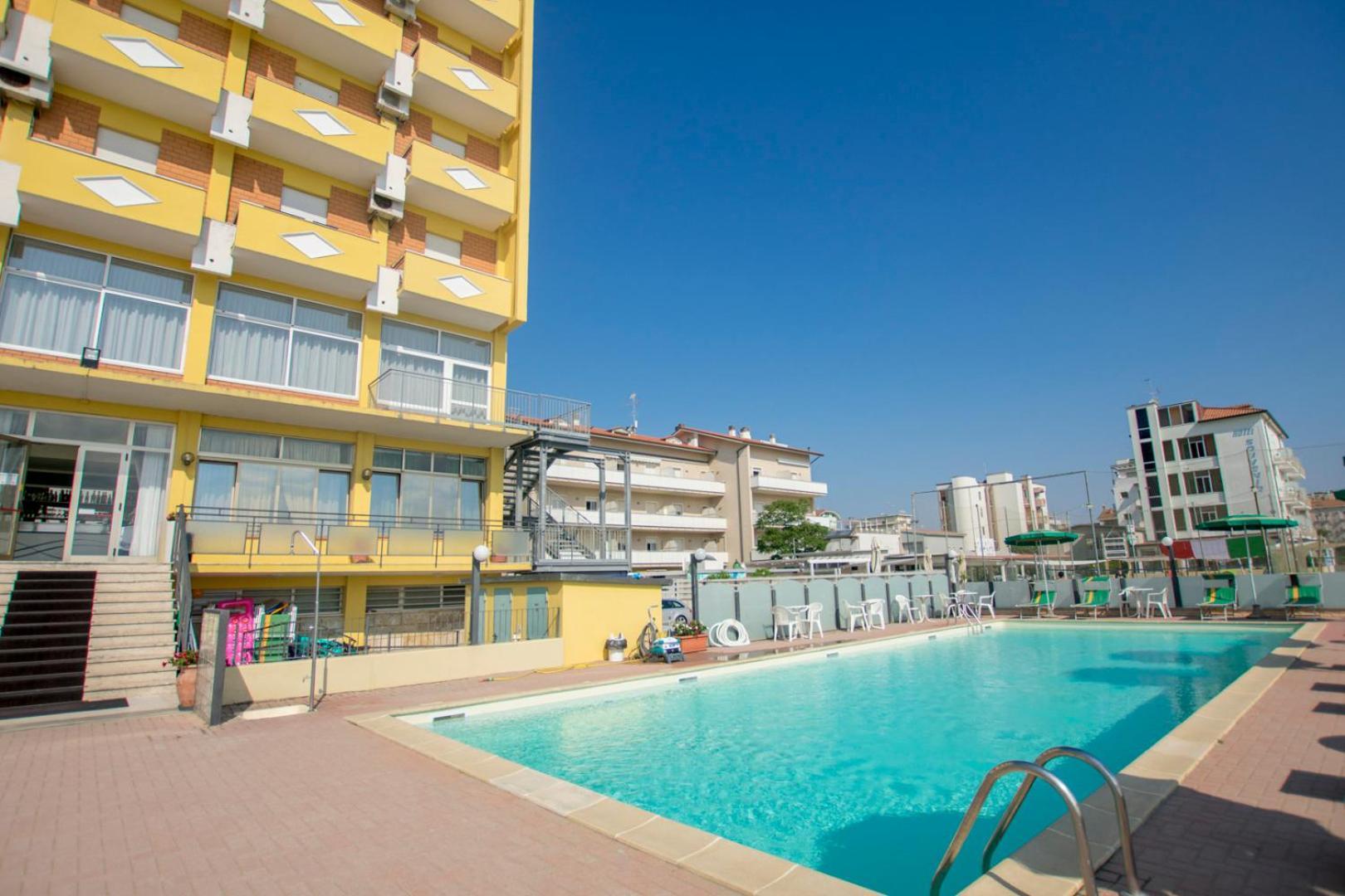Hotel Apollonia Lido Di Savio Bagian luar foto