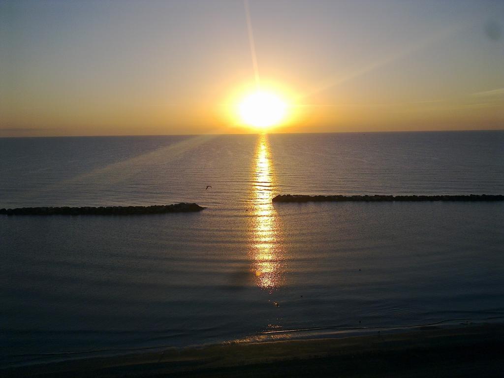 Hotel Apollonia Lido Di Savio Bagian luar foto